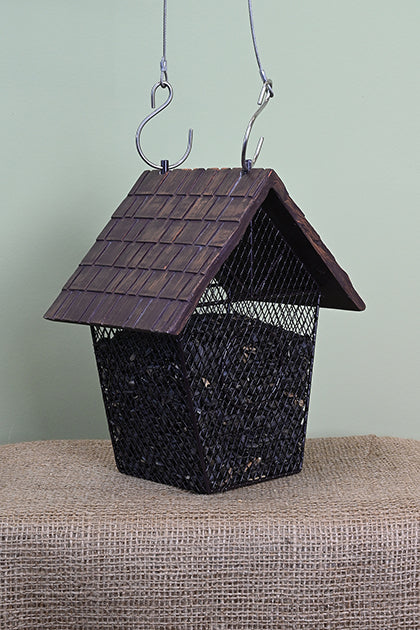 Pinebush Shingled House Style Mesh Feeder